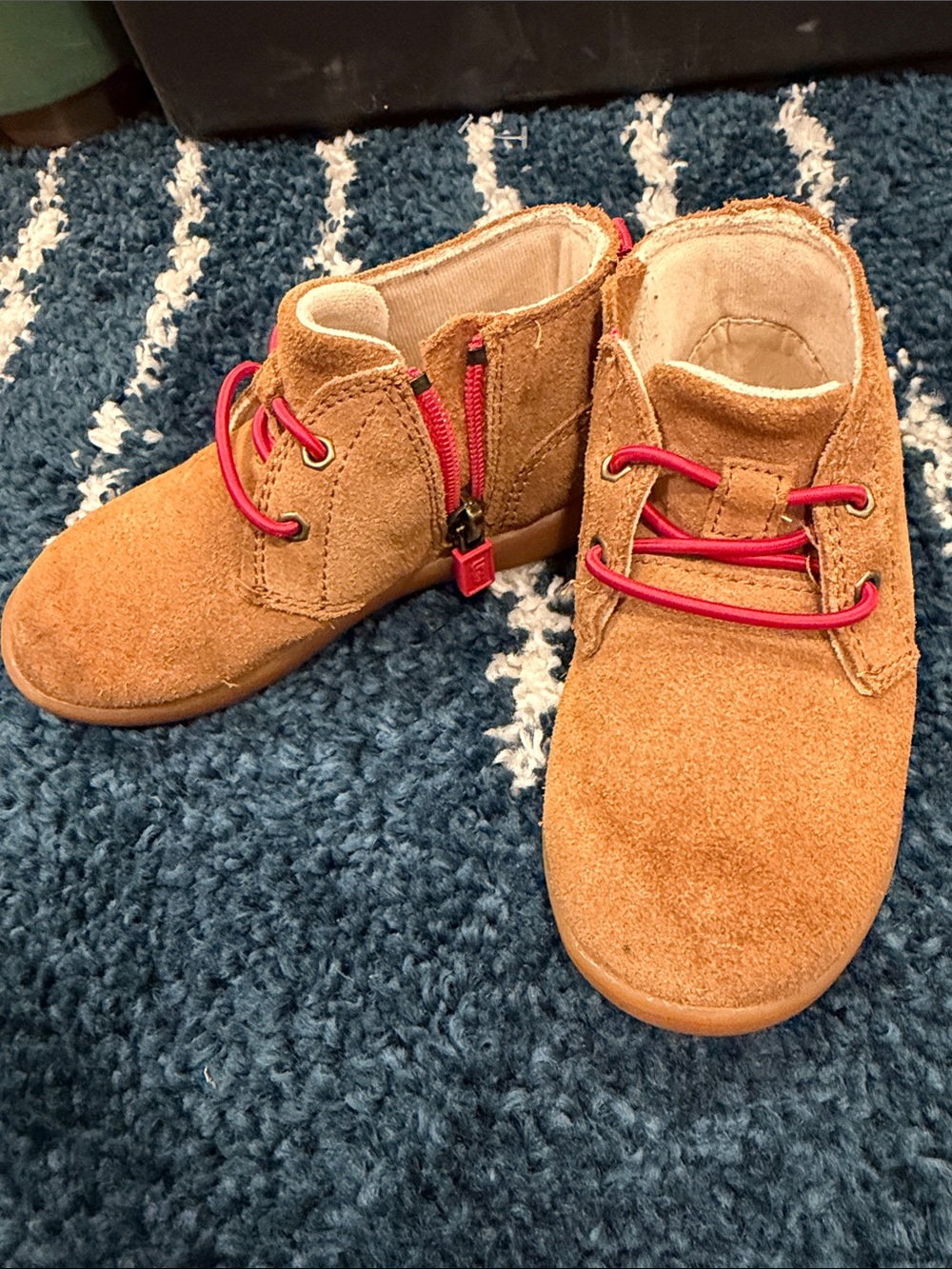 Ugg boots toddler size USA 8